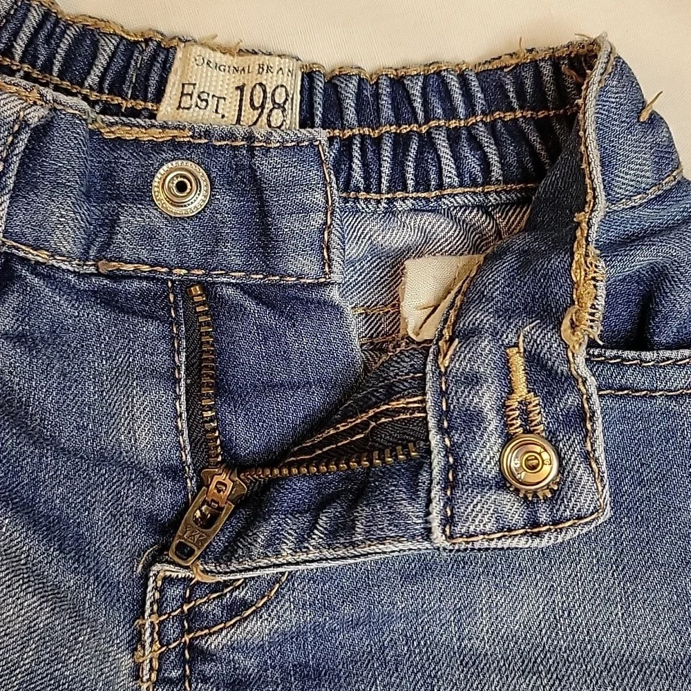 NWT 3-Piece Outfit Bundle: 1989 Place Denim Jeans & Shorts with Graphic Tee